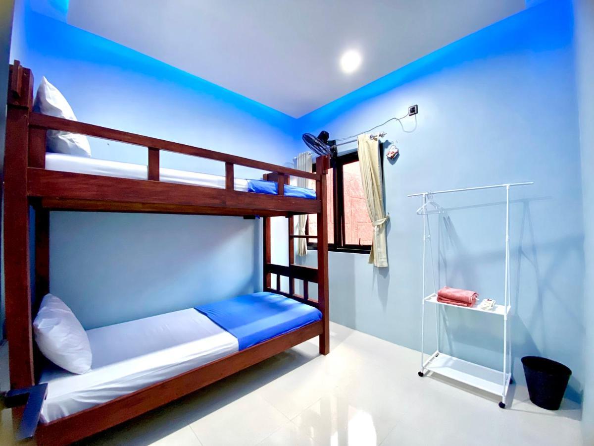 Good Feeling Ketapang Harbour Hostel Buitenkant foto