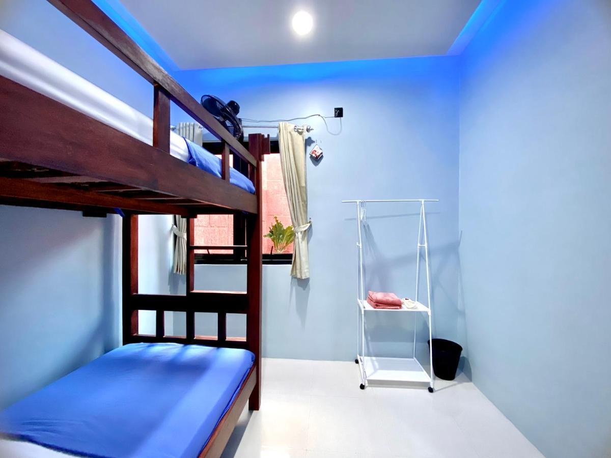 Good Feeling Ketapang Harbour Hostel Buitenkant foto